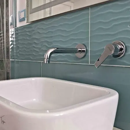 Il Gatto Sulla Finestra ゲストハウス イェージ