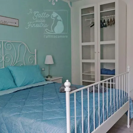 Il Gatto Sulla Finestra ゲストハウス イェージ